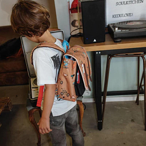 Рюкзак школьный Hello Hossy "School Mascots Ride", шоколадный микс